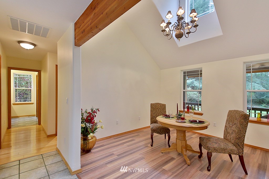 4025 Springwater Lane Clinton, WA 98236 - Photo 5 of 25 Gallery Image 5