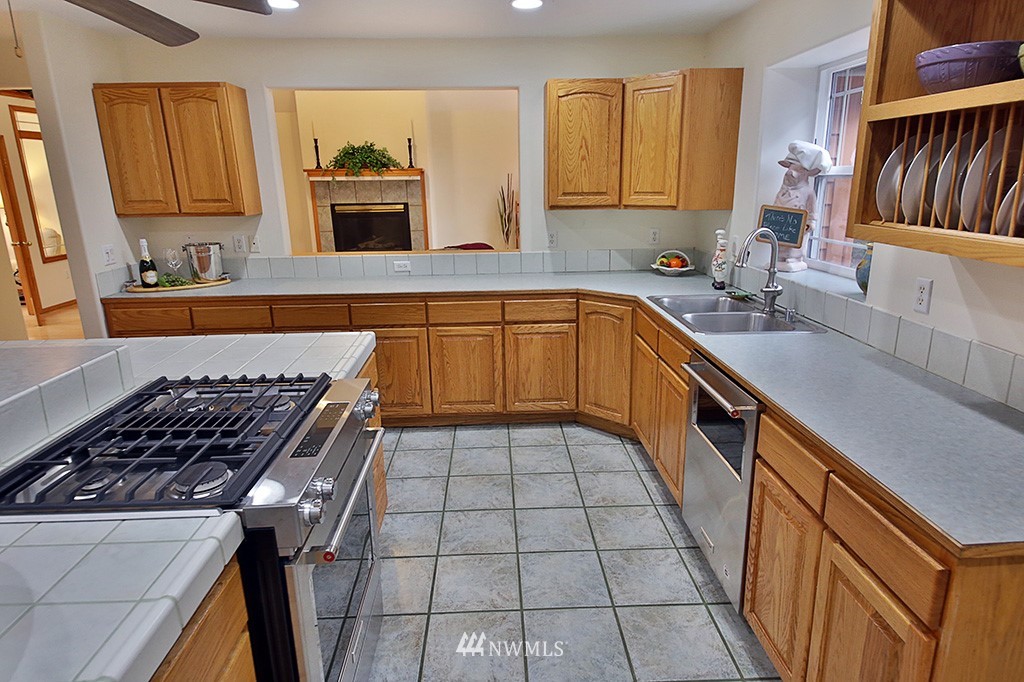 4025 Springwater Lane Clinton, WA 98236 - Photo 8 of 25 Gallery Image 8