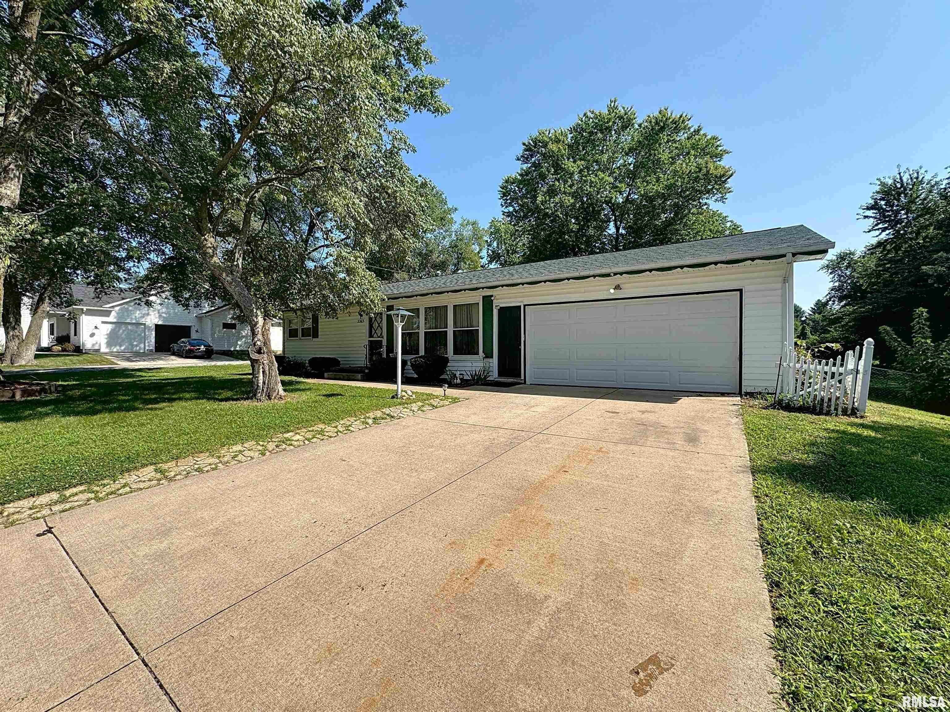3365 Moencks Road Bettendorf, IA 52722 - Photo 3 of 25 Gallery Image 3