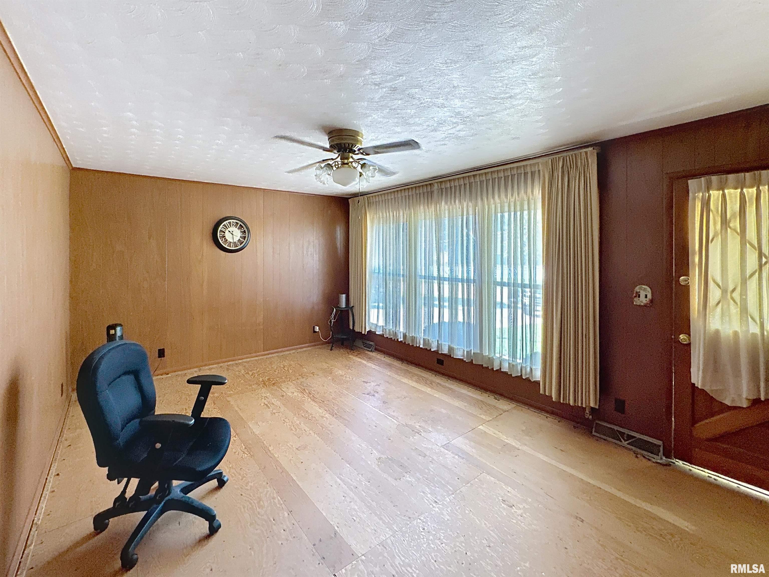 3365 Moencks Road Bettendorf, IA 52722 - Photo 4 of 25 Gallery Image 4