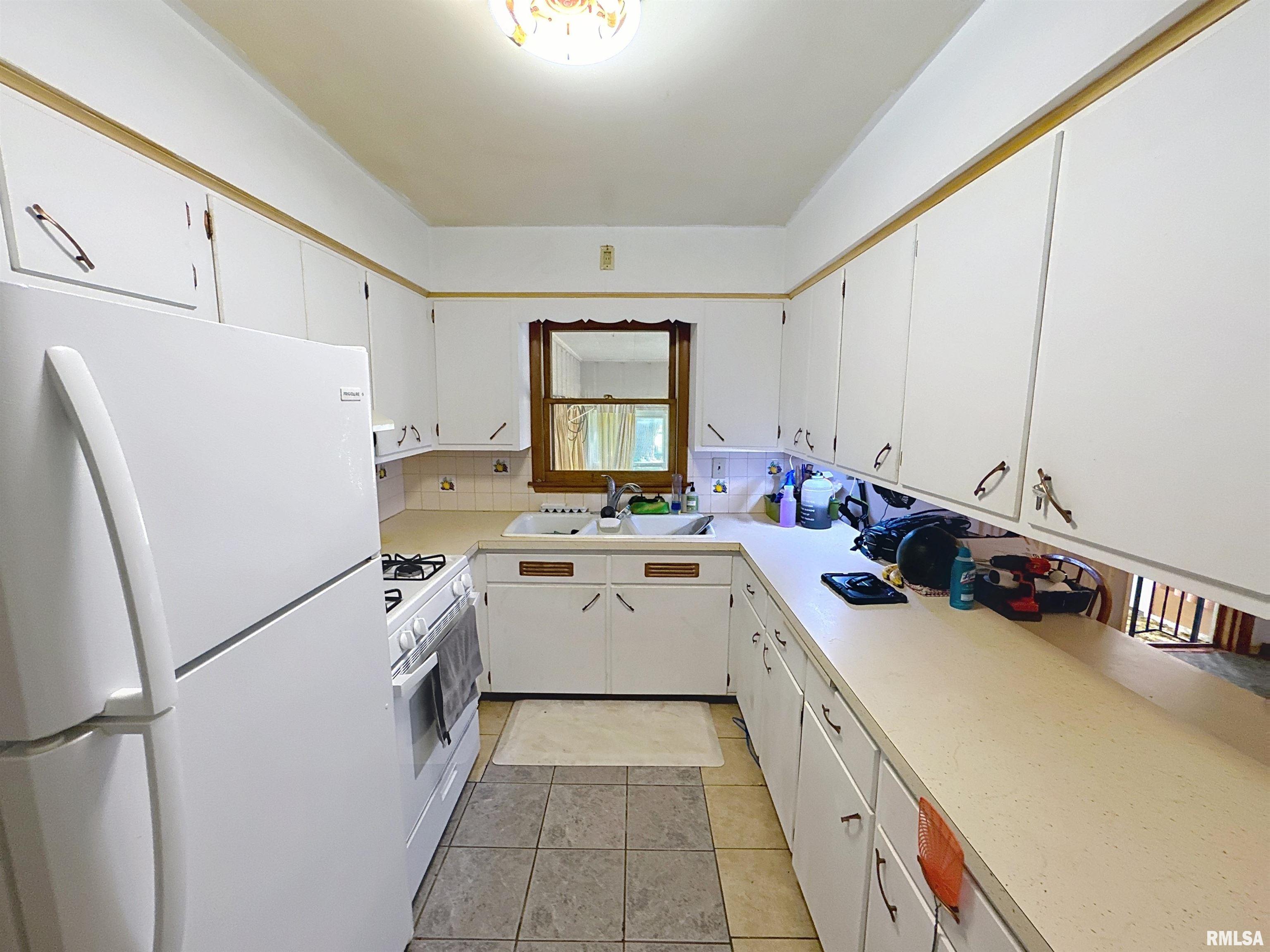 3365 Moencks Road Bettendorf, IA 52722 - Photo 6 of 25 Gallery Image 6
