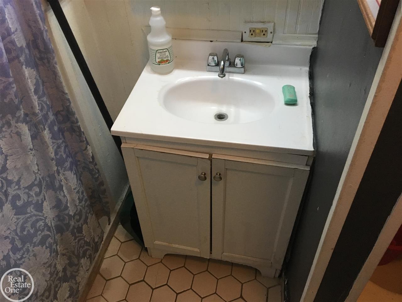 819 Minnie Street Port Huron, MI 48060 - Photo 14 of 21