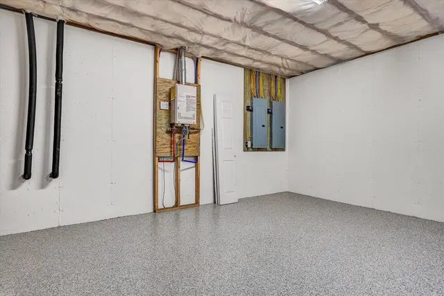 a view of a bench in a field