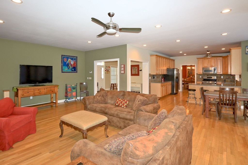 180 Boston Post Road Wayland, MA 01778 - Photo 11 of 30