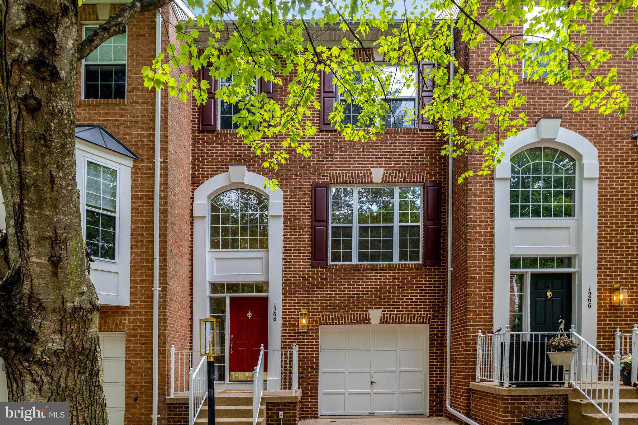 1268 Wild Hawthorn Way Reston, VA 20194 - Photo 3 of 55