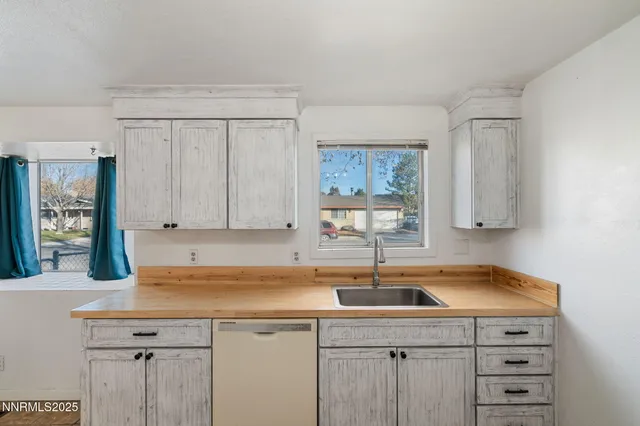 $310,000 | 103 South Oregon Street, Yerington, NV 89447