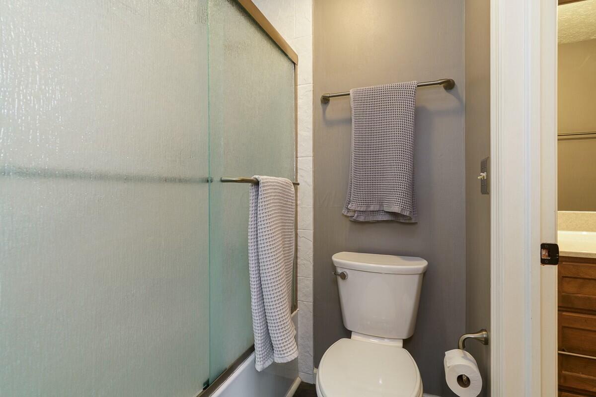 5281 Timberline Road, Unit 150 Columbus, OH 43220 - Photo 21 of 37 Full Bath