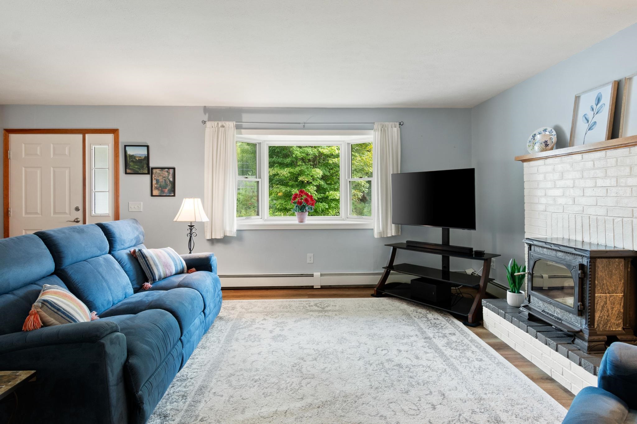 428 Clay Point Road Colchester, VT 05446 - Photo 5 of 48 Gallery Image 5