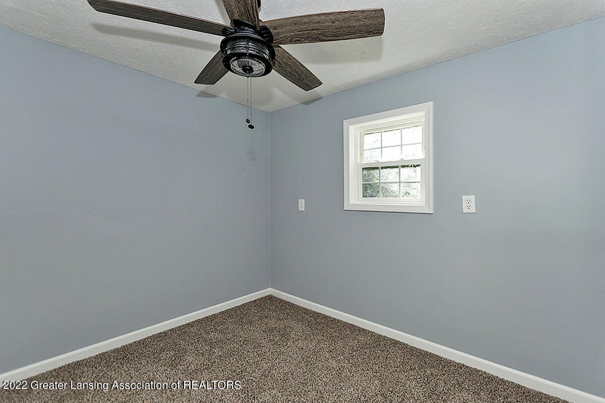321 Stoner Road Lansing, MI 48917 - Photo 8 of 20 08