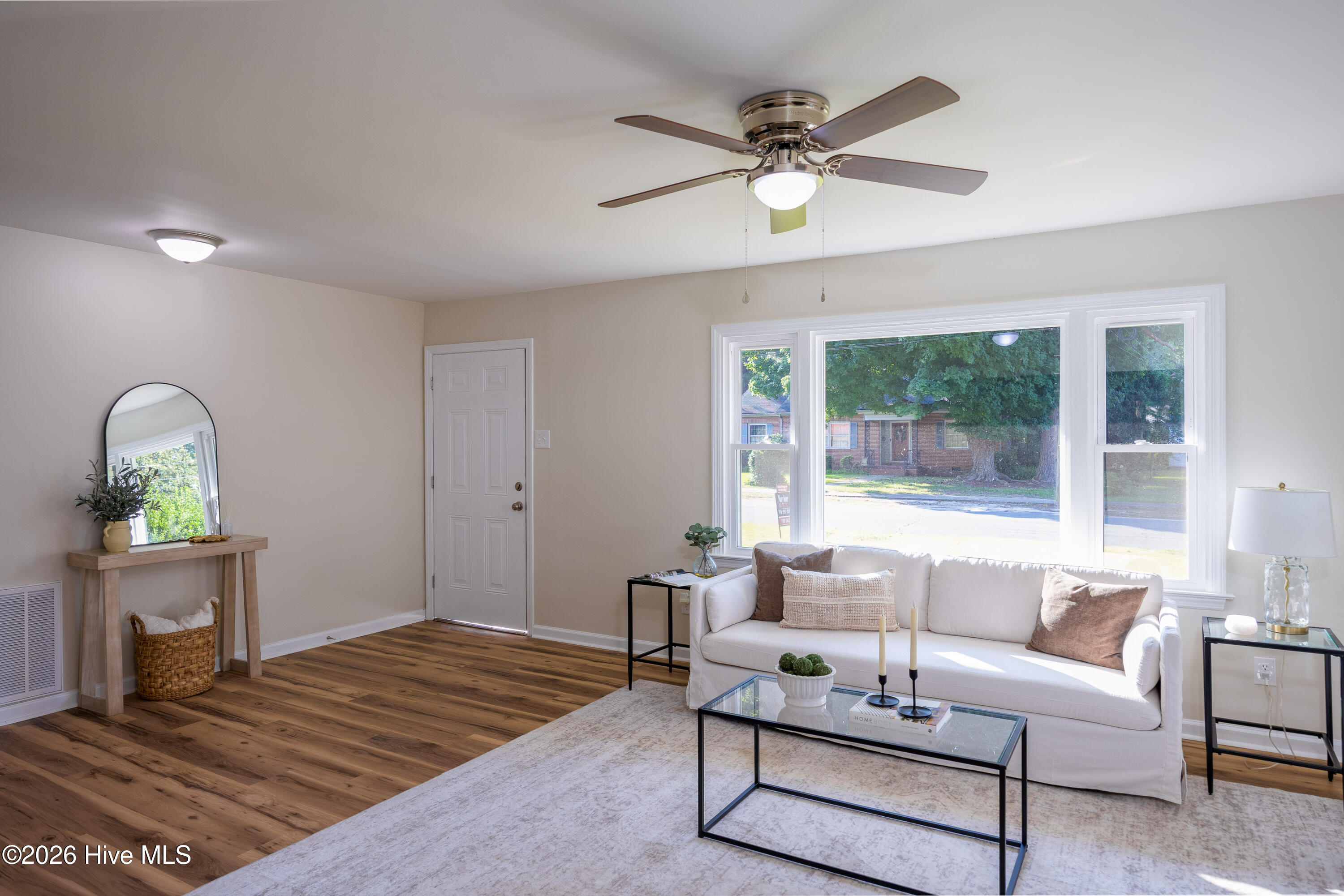 411 Lafayette Street Clinton, NC 28328 - Photo 4 of 24