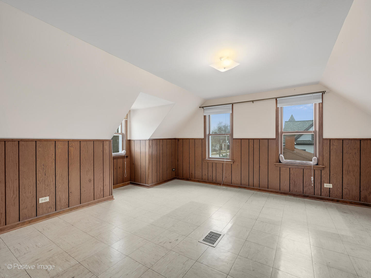 9516 Jackson Avenue Brookfield, IL 60513 - Photo 12 of 15