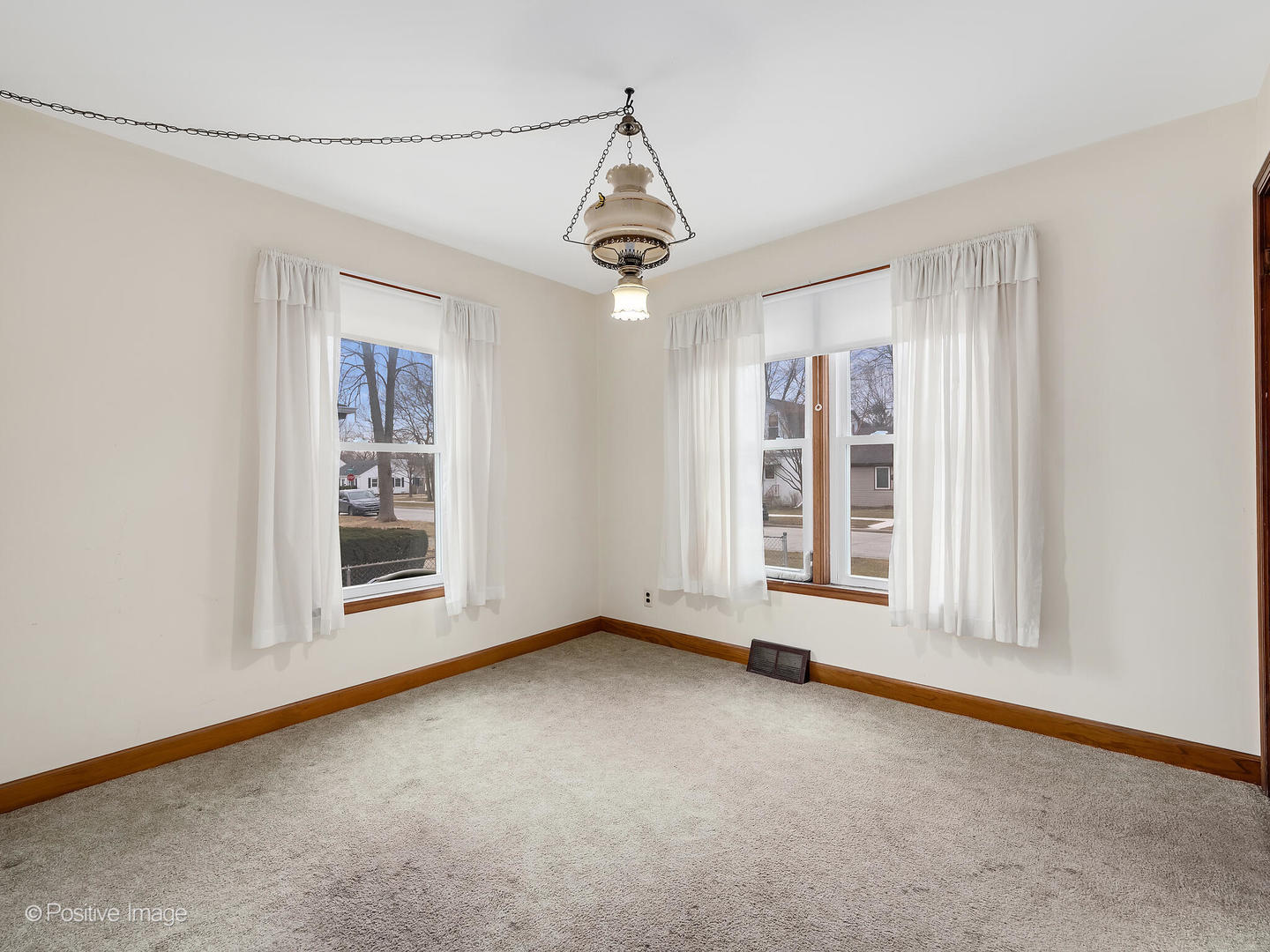 9516 Jackson Avenue Brookfield, IL 60513 - Photo 6 of 15