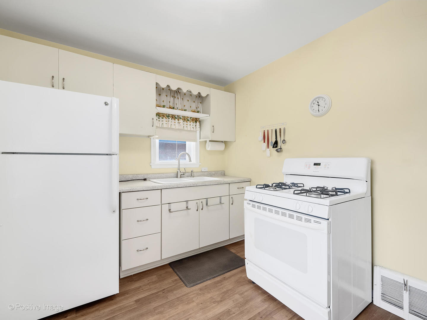 9516 Jackson Avenue Brookfield, IL 60513 - Photo 8 of 15