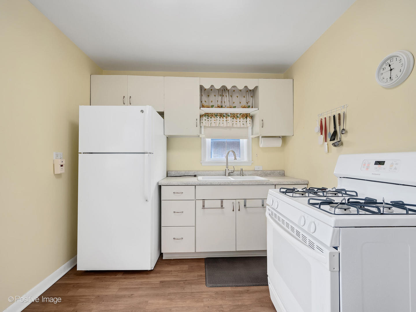 9516 Jackson Avenue Brookfield, IL 60513 - Photo 9 of 15