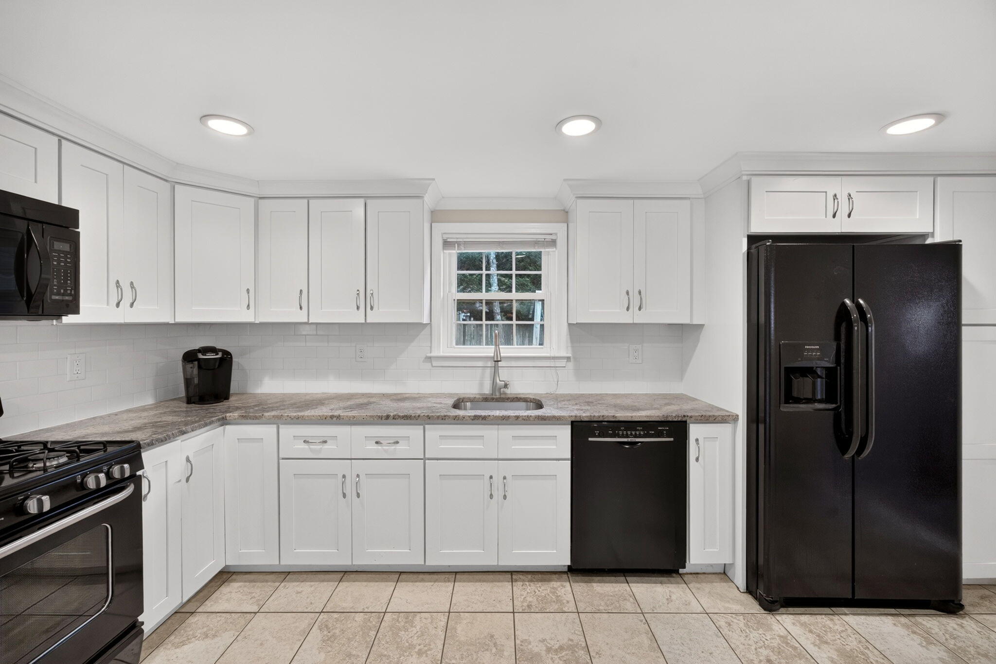 31 Frank Doyle Road South Dennis, MA 02660 - Photo 9 of 44 33-PF0A9407