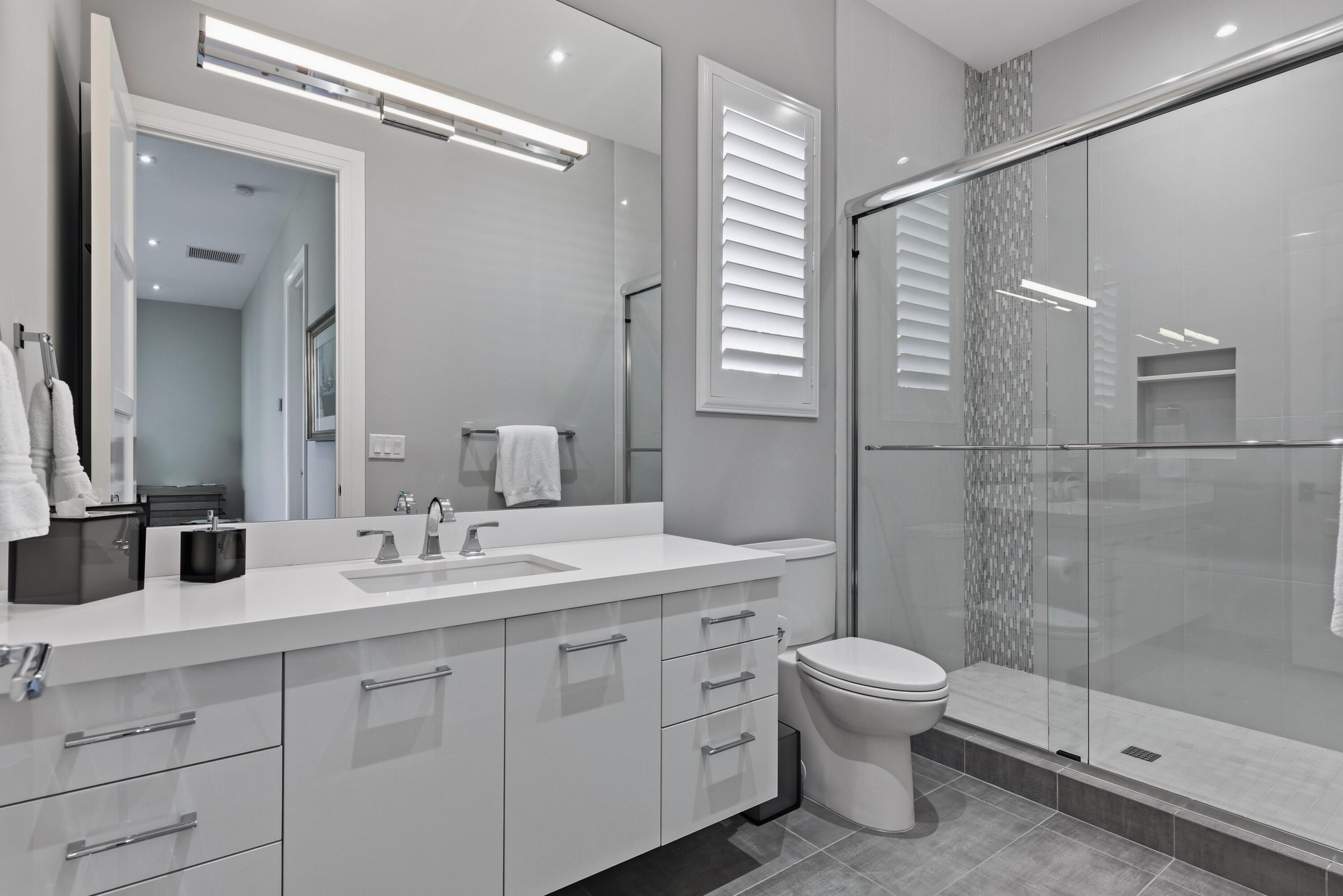 17661 Scarsdale Way Boca Raton, FL 33496 - Photo 46 of 121 en suite bathroom
