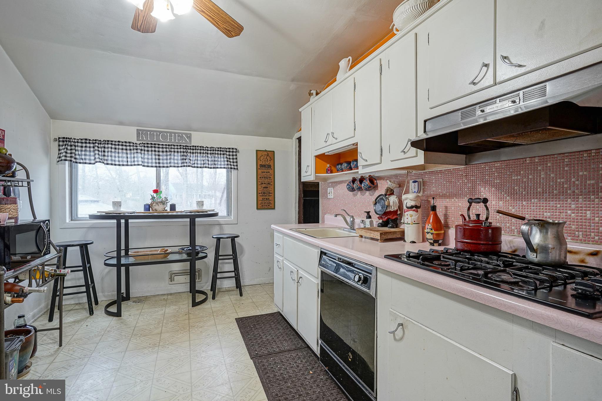 18 Sleepy Hollow Road Stratford, NJ 08084 - Photo 11 of 28