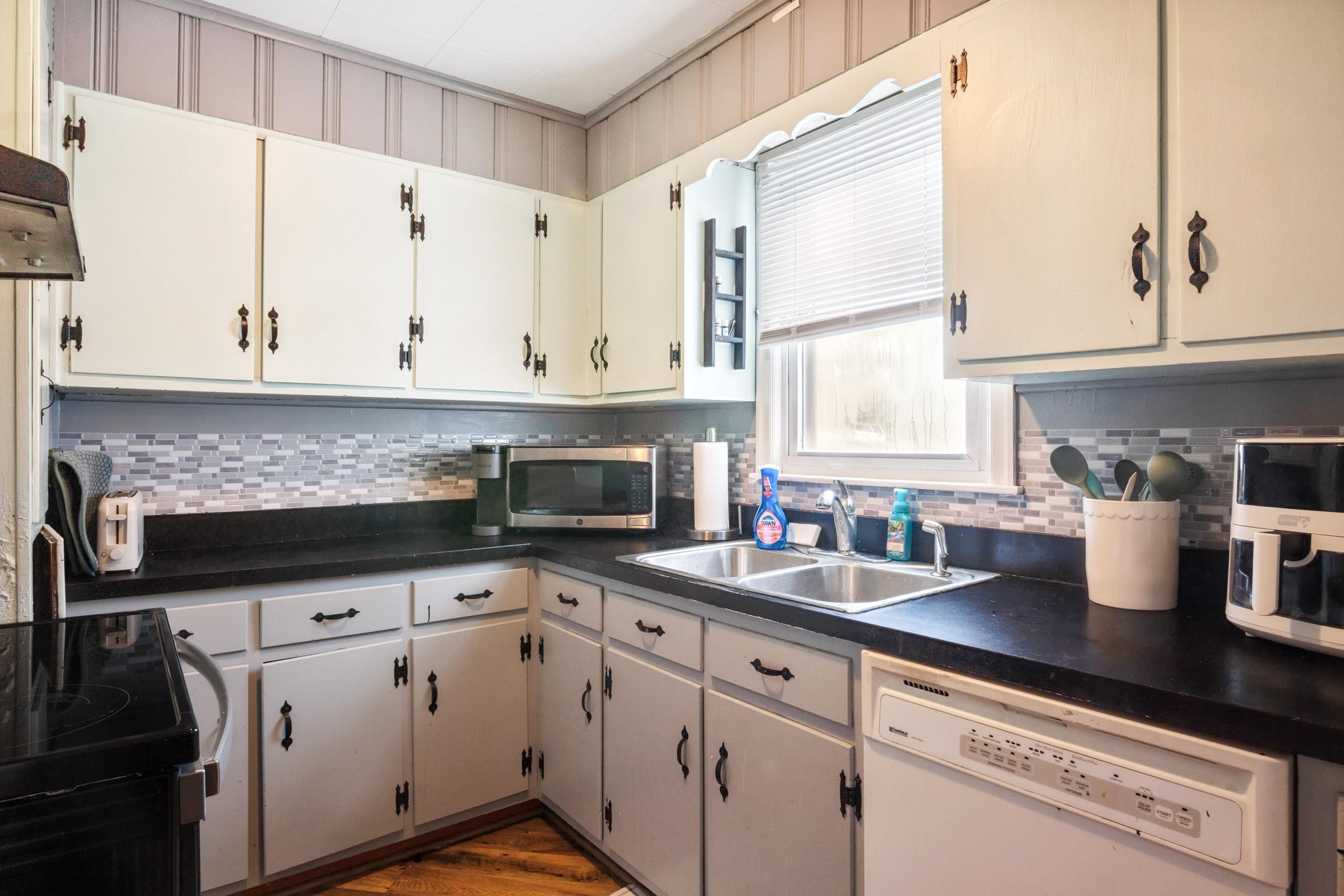 6442 Spring Avenue Radford, VA 24141 - Photo 13 of 35 Gallery Image 13