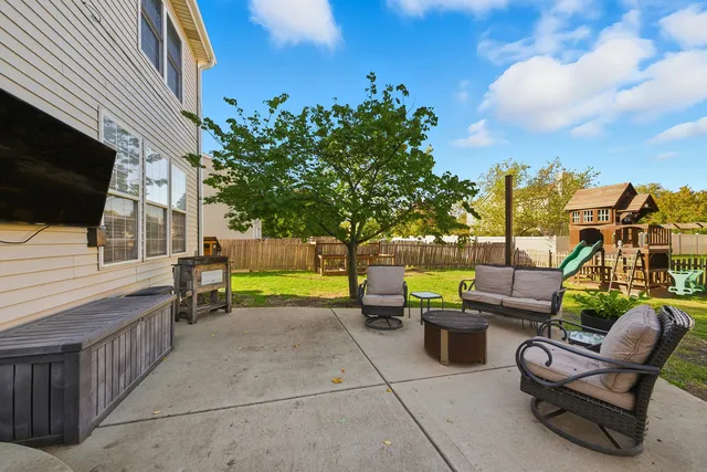 $415,000 | 1461 Waterside Drive, Bolingbrook, IL 60490