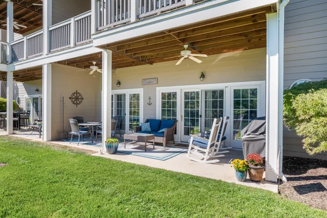 $539,900 | 305 South Pointe Shore Drive, Unit 202, Moneta, VA 24121