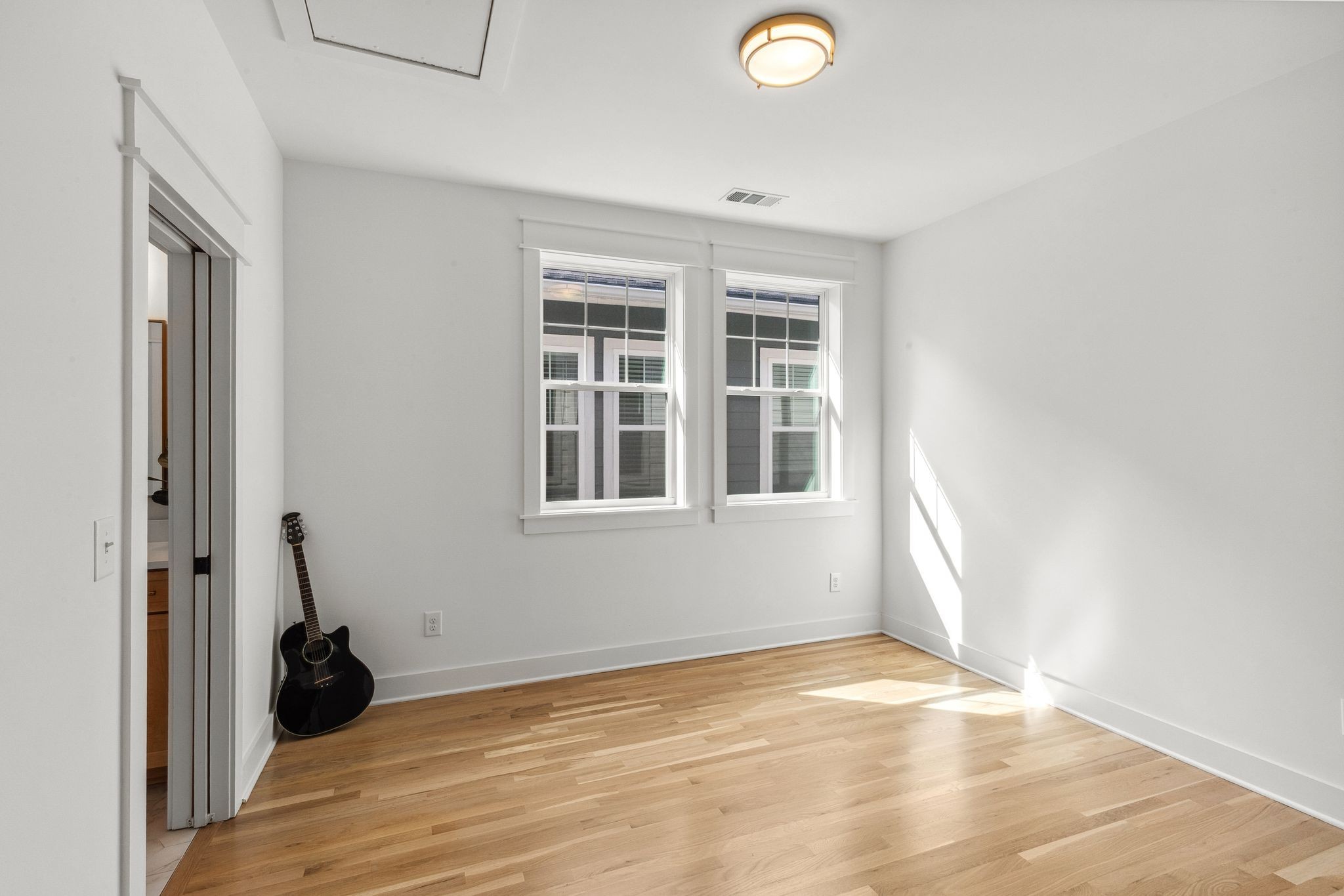 423 A American Road Nashville, TN 37209 - Photo 31 of 47 a view of an empty room with a window