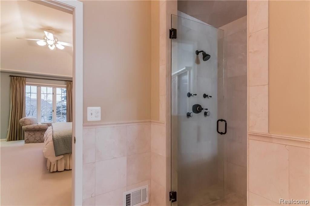 4037 Oak Tree Circle Rochester, MI 48306 - Photo 27 of 55