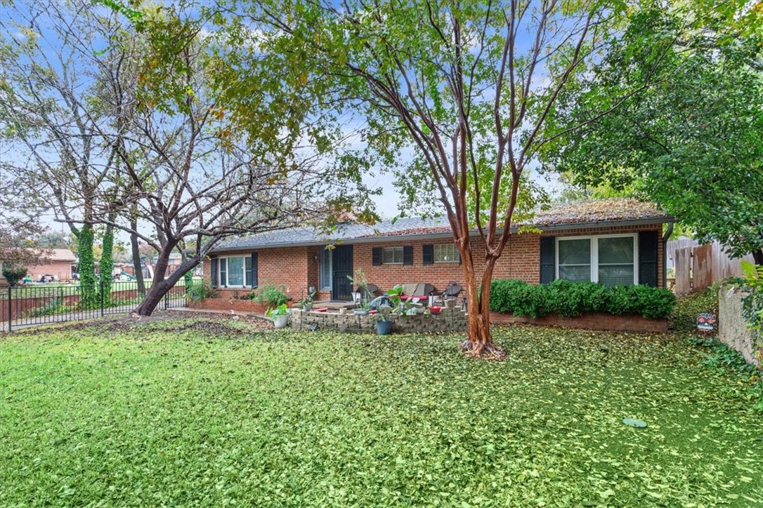 1301 Rambler Drive Waco, TX 76710 - Photo 3 of 31
