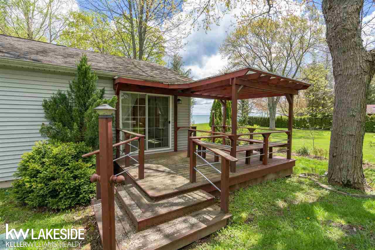 4735 Lakeshore Road Lexington, MI 48450 - Photo 7 of 75 50074704-6.JPG