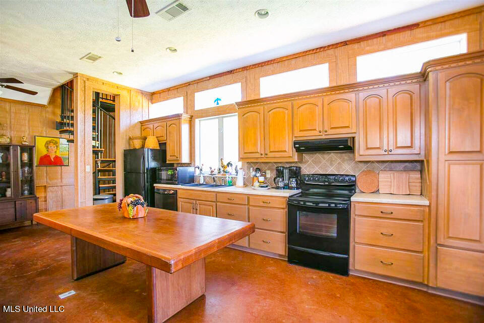 708 Ratliff Ferry Road Canton, MS 39046 - Photo 20 of 55 art studio kitchen