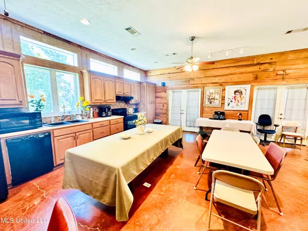 $520,000 | 708 Ratliff Ferry Road, Canton, MS 39046