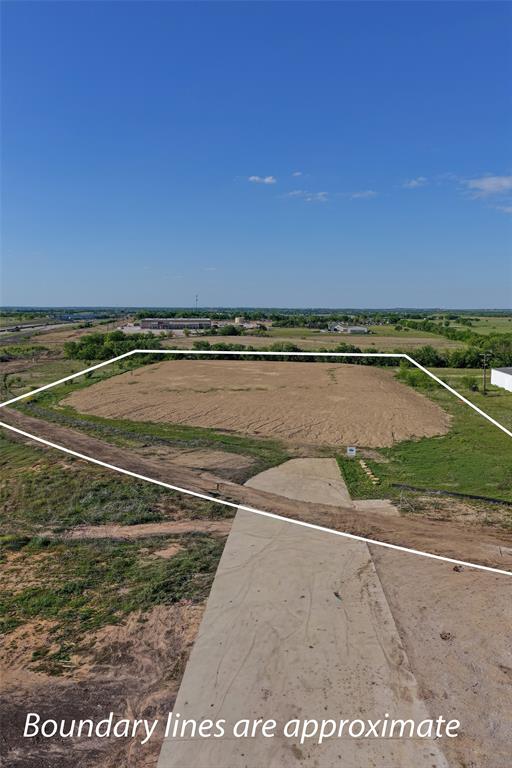 2824 Milam Road East Sanger, TX 76266 - Photo 4 of 27