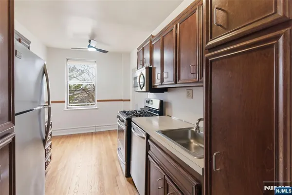 $397,000 | 100 East Palisade Avenue, Unit B51, Englewood, NJ 07631