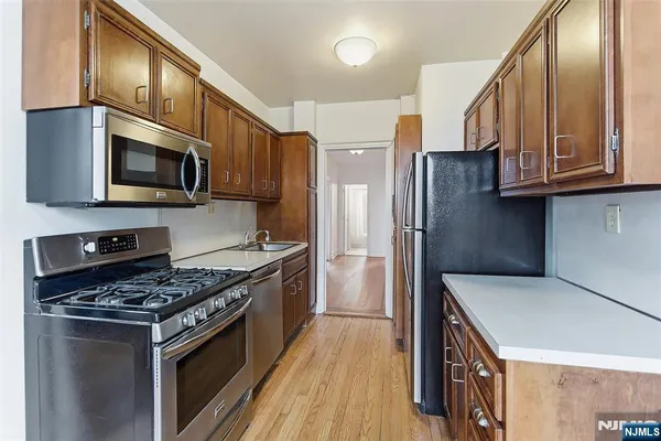 $397,000 | 100 East Palisade Avenue, Unit B51, Englewood, NJ 07631