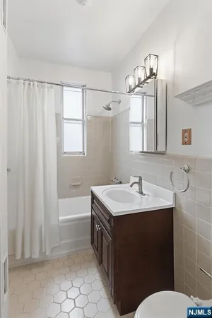 $397,000 | 100 East Palisade Avenue, Unit B51, Englewood, NJ 07631