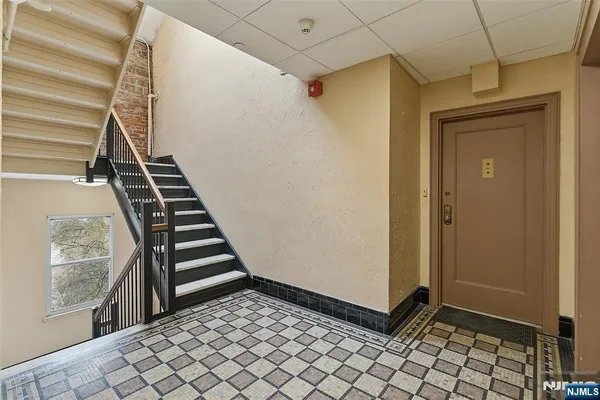 $397,000 | 100 East Palisade Avenue, Unit B51, Englewood, NJ 07631