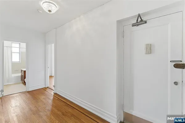 $397,000 | 100 East Palisade Avenue, Unit B51, Englewood, NJ 07631