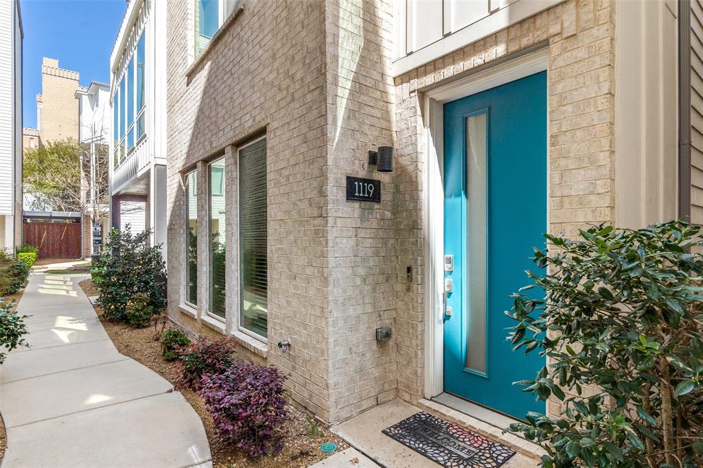 1119 Lavender Ridge Dallas, TX 75204 - Photo 22 of 24 Beautifully manicured front entry way. Packages will be delivered right to your doorstep and kept safe behind community gate!