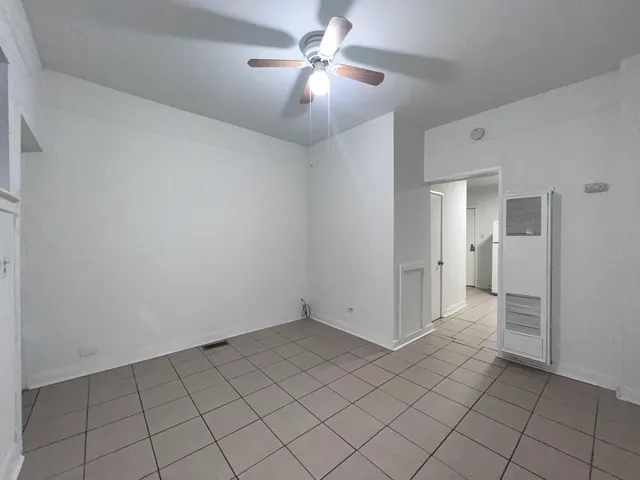 $1,000 | 8919 South Muskegon Avenue, Unit 1R, Chicago, IL 60617