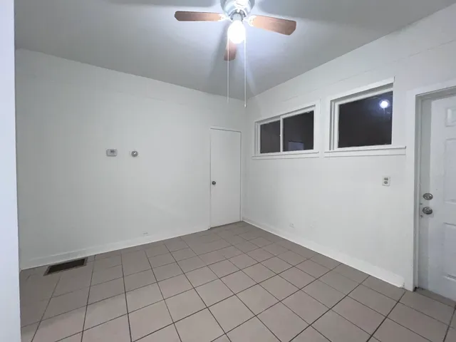 $1,000 | 8919 South Muskegon Avenue, Unit 1R, Chicago, IL 60617