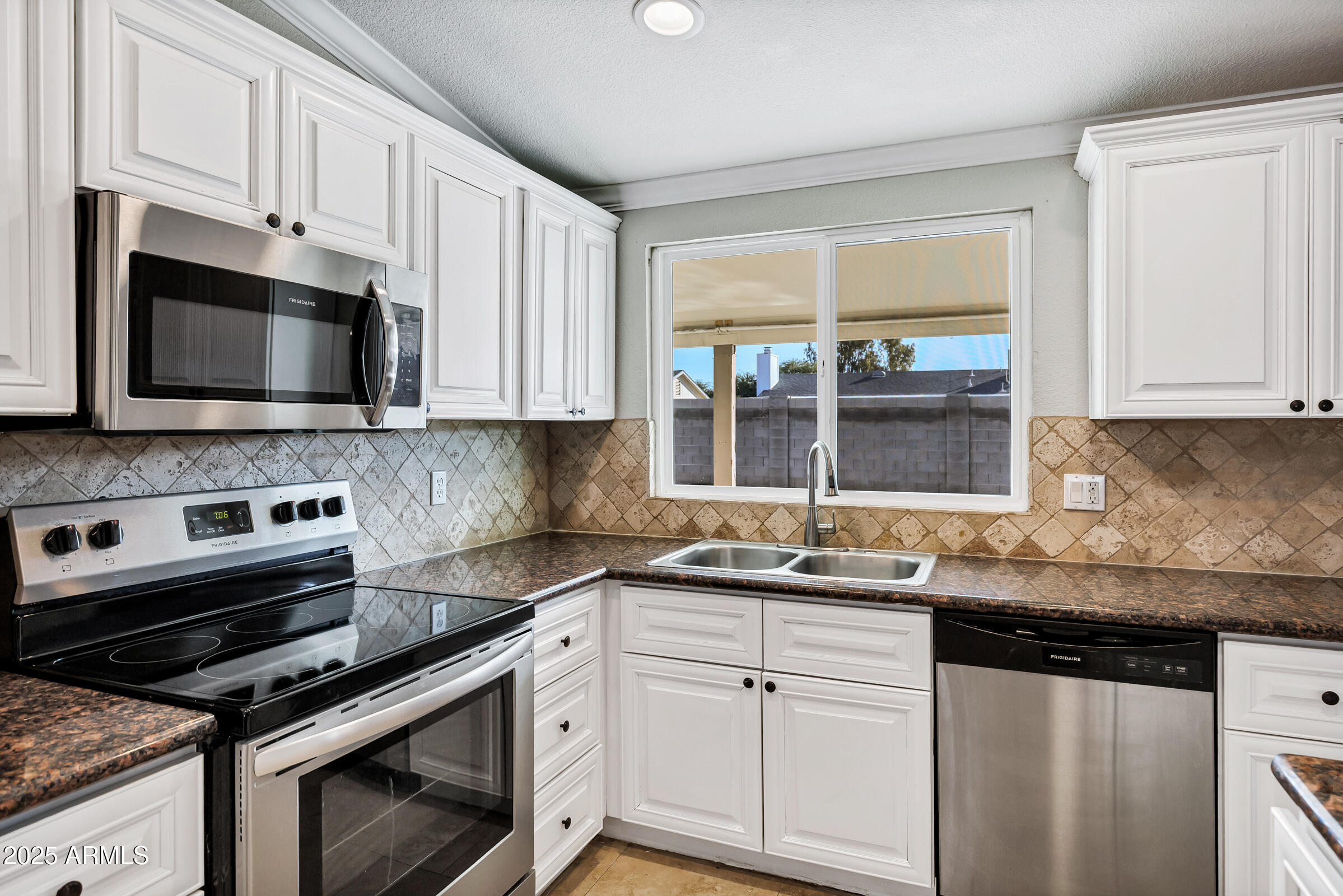 1605 West Mariposa Street Chandler, AZ 85224 - Photo 11 of 29 1605 West Mariposa Dr-10