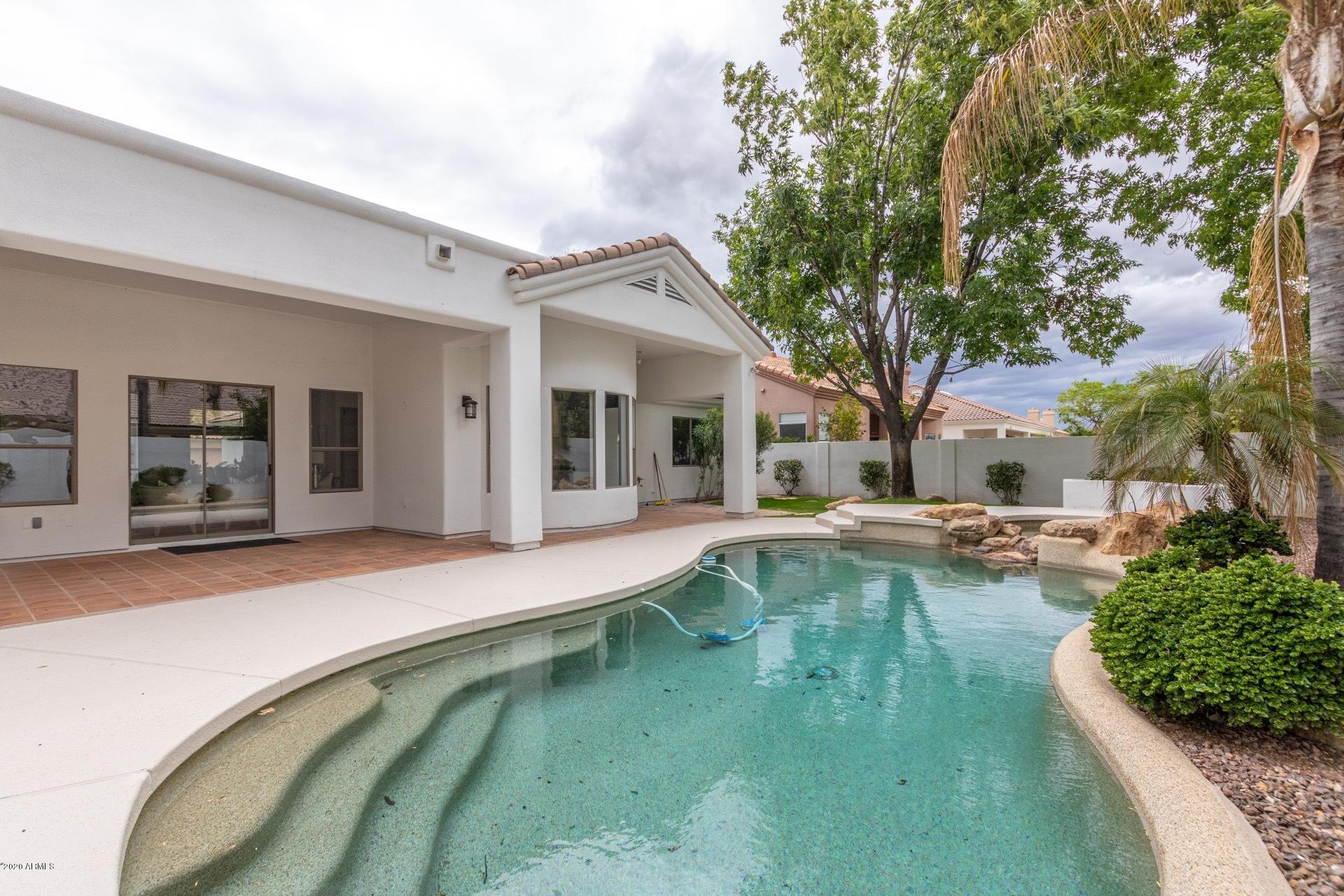 9470 East Bloomfield Road Scottsdale, AZ 85260 - Photo 5 of 6 Sparkling Pool