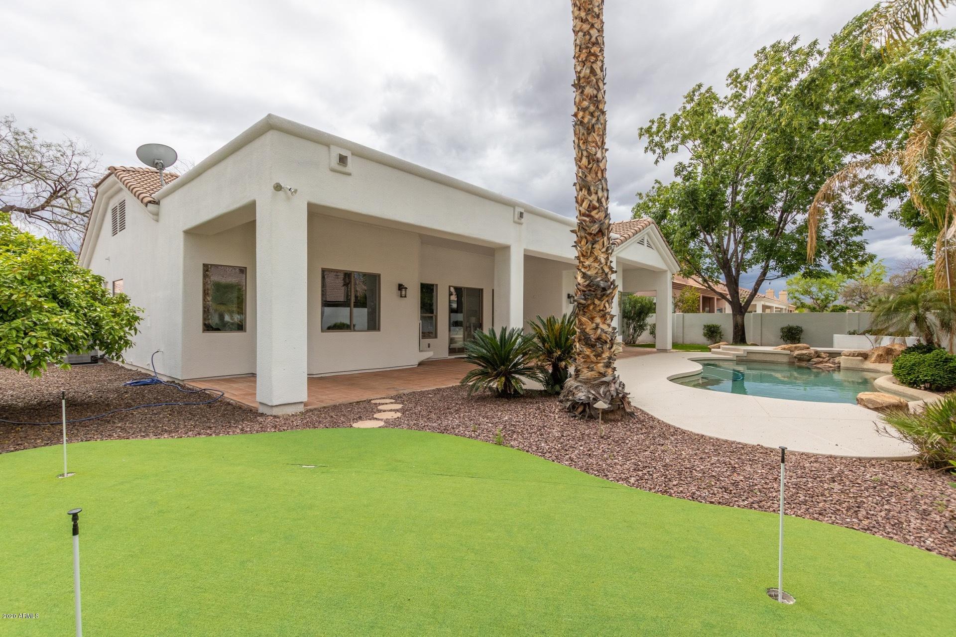 9470 East Bloomfield Road Scottsdale, AZ 85260 - Photo 6 of 6 Backyard Putting