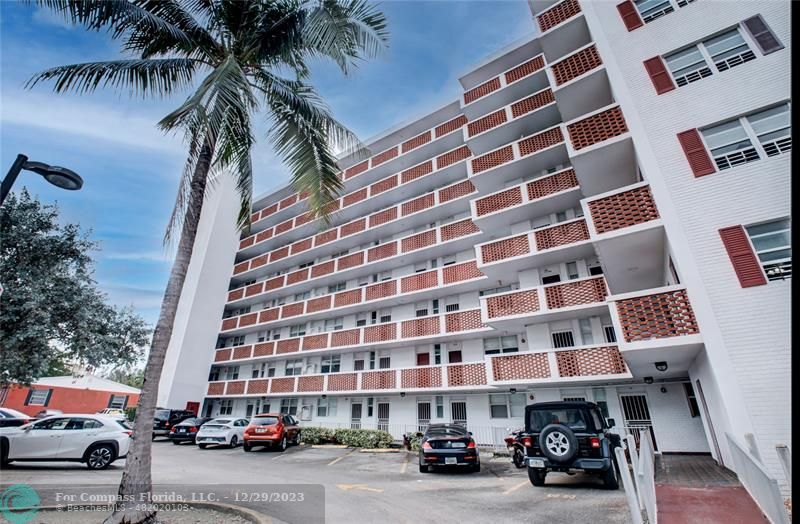 3660 Northeast 166th St Unit 809  