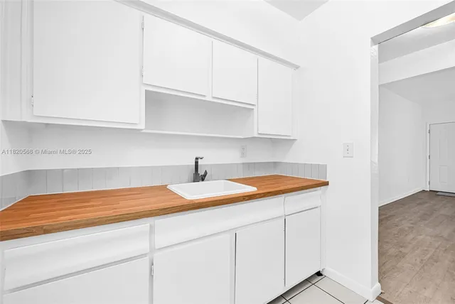$1,600 | 544 Michigan Avenue, Unit 9, Miami Beach, FL 33139
