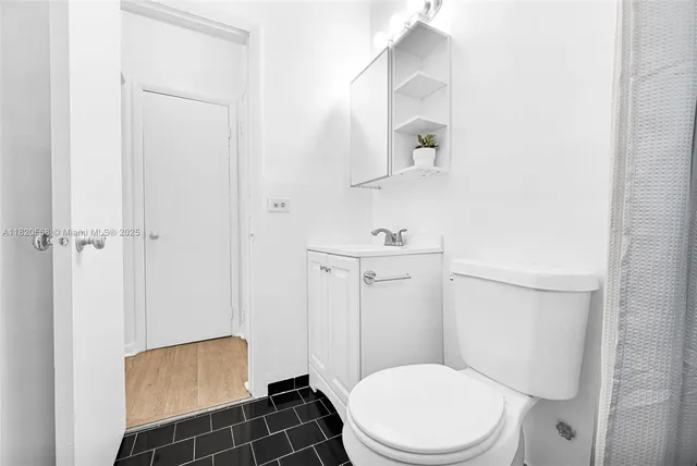 $1,600 | 544 Michigan Avenue, Unit 9, Miami Beach, FL 33139