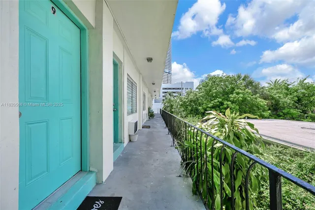 $1,600 | 544 Michigan Avenue, Unit 9, Miami Beach, FL 33139