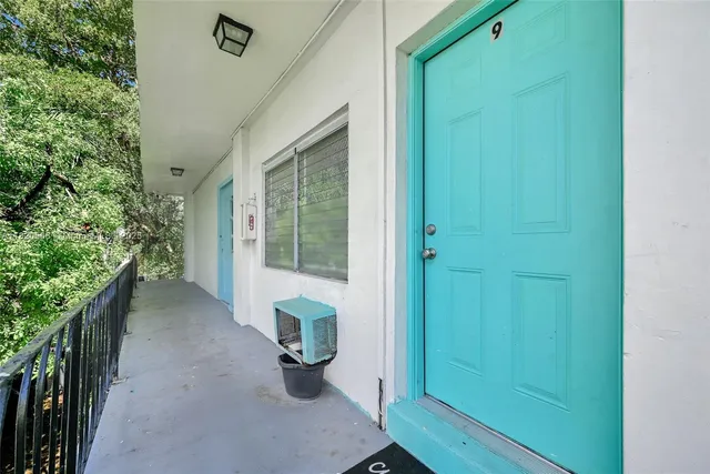 $1,600 | 544 Michigan Avenue, Unit 9, Miami Beach, FL 33139