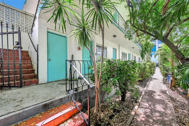 $1,600 | 544 Michigan Avenue, Unit 9, Miami Beach, FL 33139