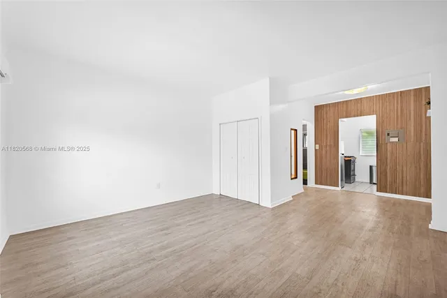 $1,600 | 544 Michigan Avenue, Unit 9, Miami Beach, FL 33139