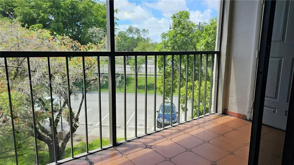 $2,500 | 8075 Southwest 107th Avenue, Unit 311, Miami, FL 33173